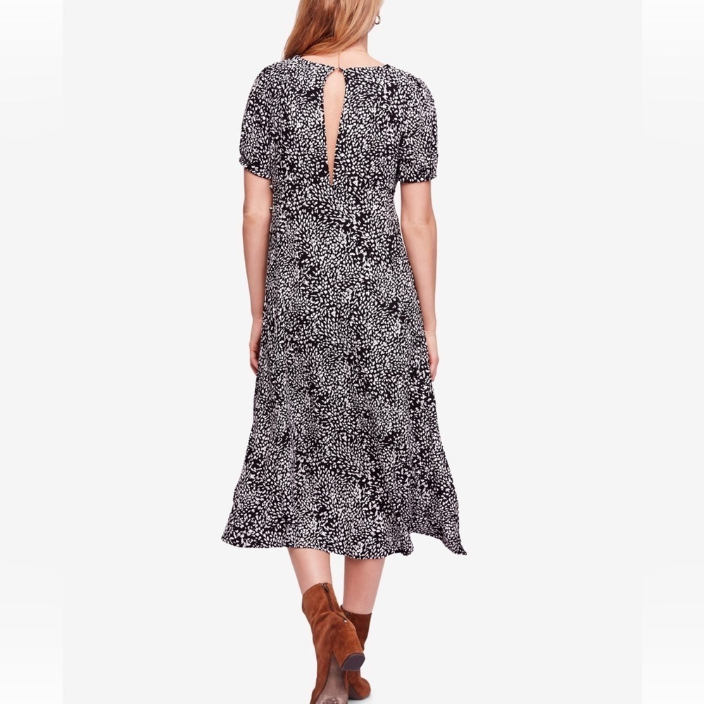 Free People Black White Looking for Love Short Sleeve Midi Dress Size 4 - Picture 11 of 12